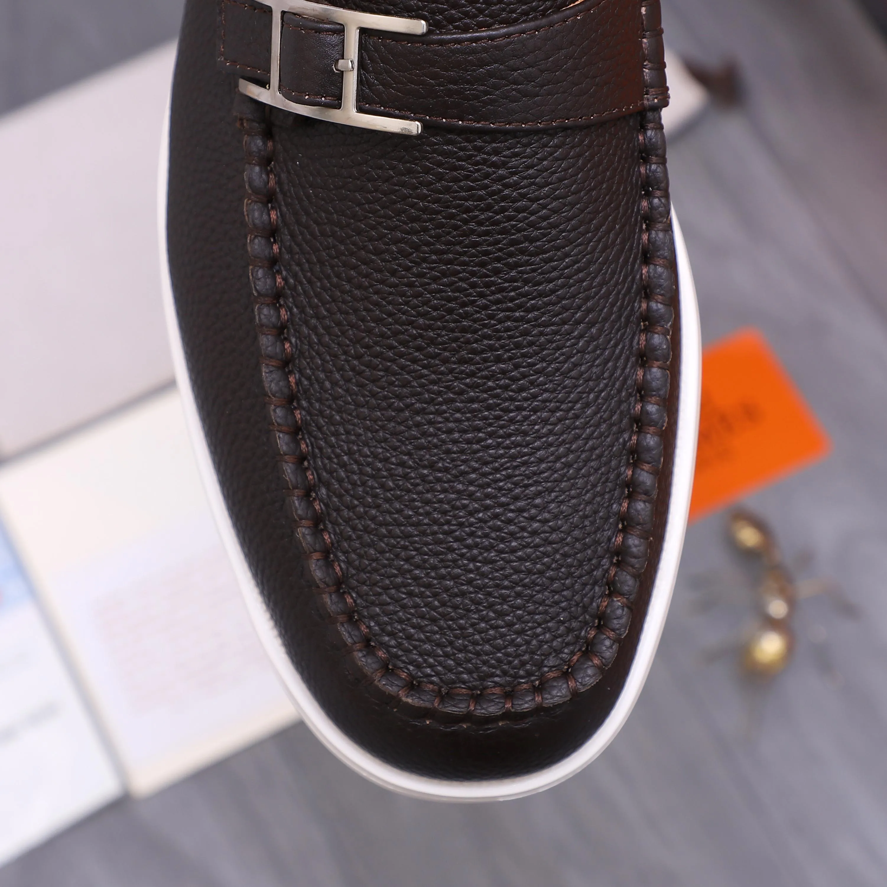 Men's shoes 💰p560 Product trademark: HERMES "Hermes" casual slip-on men's shoes. Regular size: 38-46 (45.46 is custom-made and non-returnable) Product materials: Selected pebbled cowhide upper, cowhide lining, original foam rubber ultra-light sole